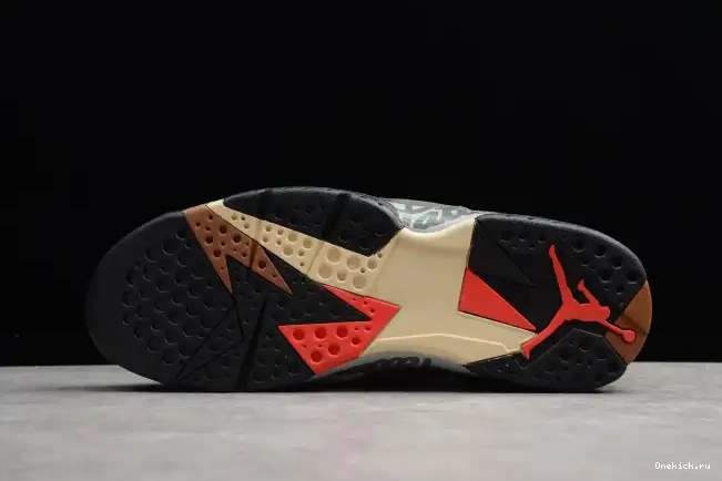 One Kick Air Patta Icicle AT3375-100 Jordan x 7 0614